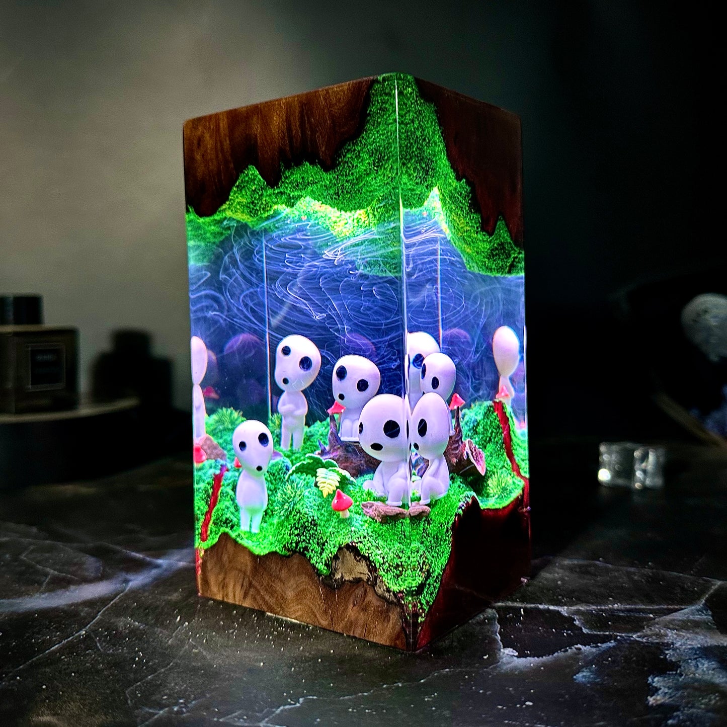 Kodama resin lamp