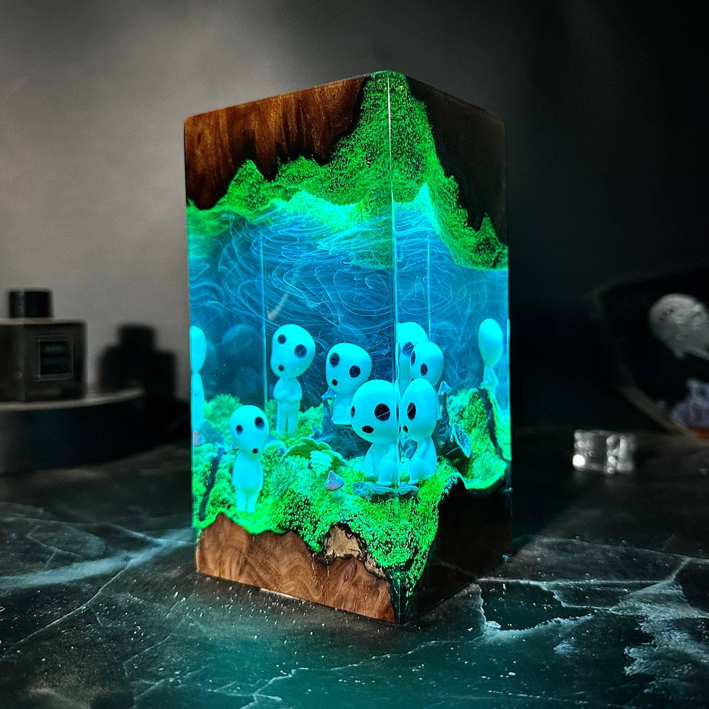 Kodama resin lamp